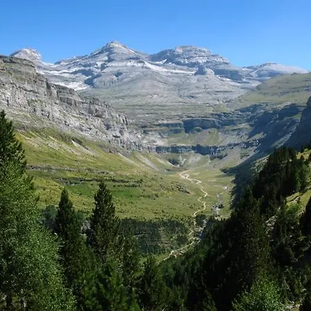 Lopez Ordesa 乡村民宿 *